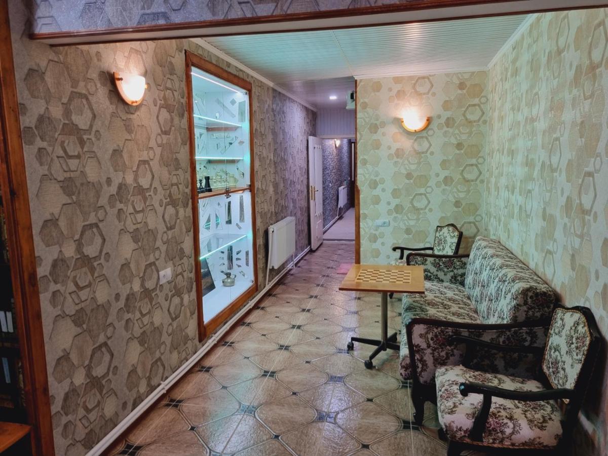 Hrachy Mot Hostel Gyumri Luaran gambar